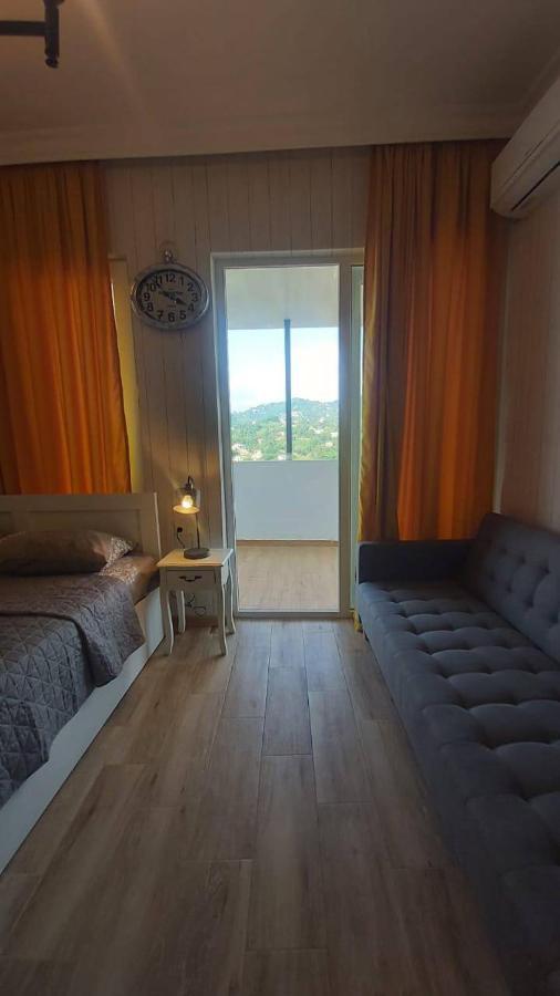 Жемчужина У Моря Batumi Exterior foto